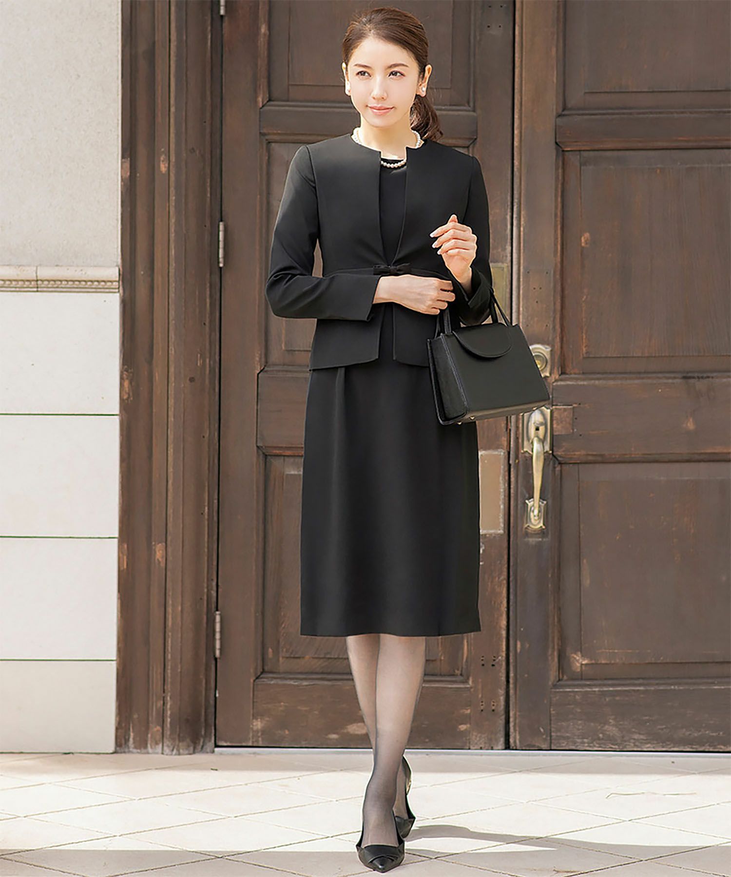 美香　身長：170cm　AタイプSHORT着用　B：83 / W：60 / H：86