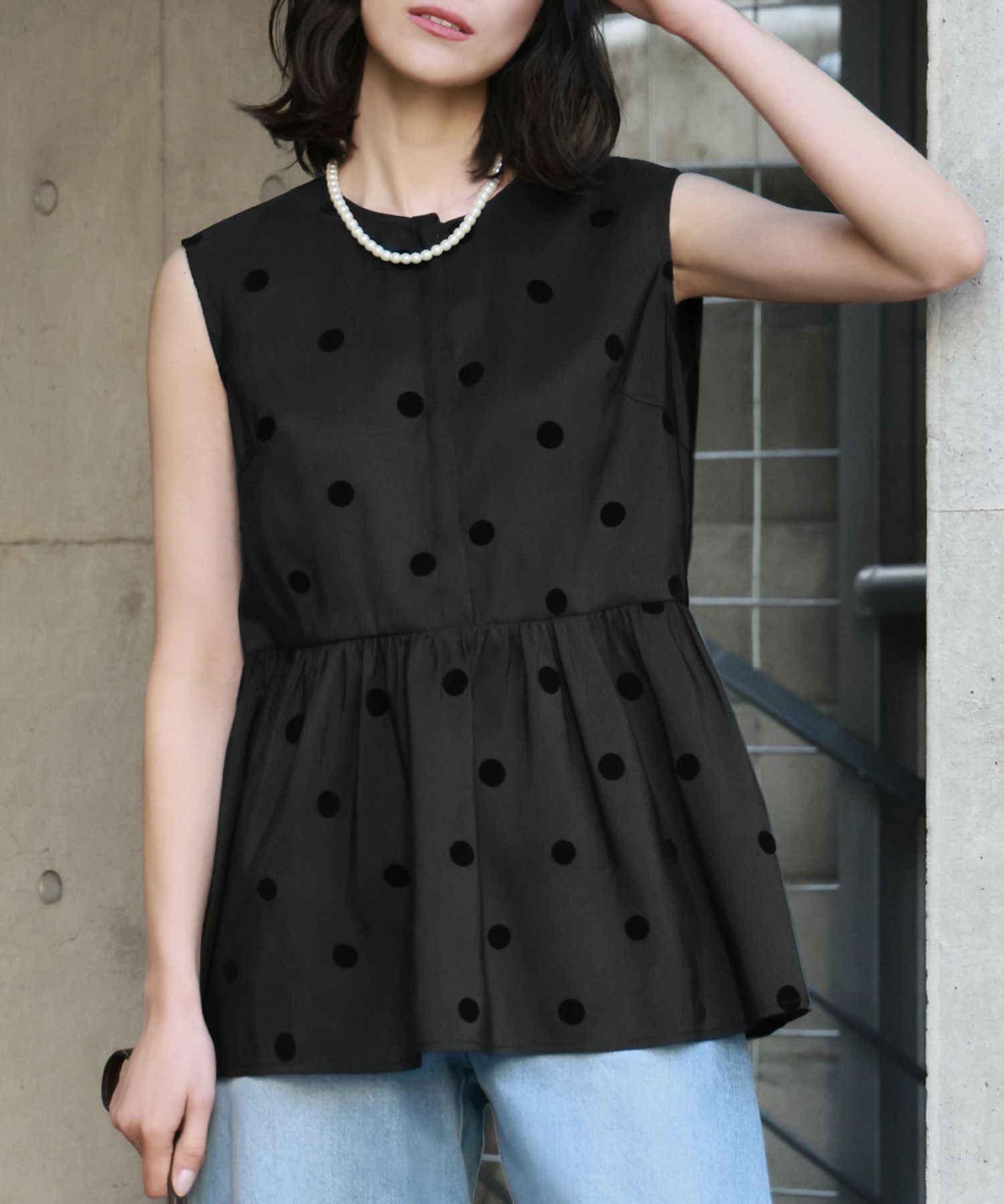 【新品】sheller♡ ノースリーブドットペプラムトップス デイリー・カジュアル対応 | ドットペプラムノースリーブ