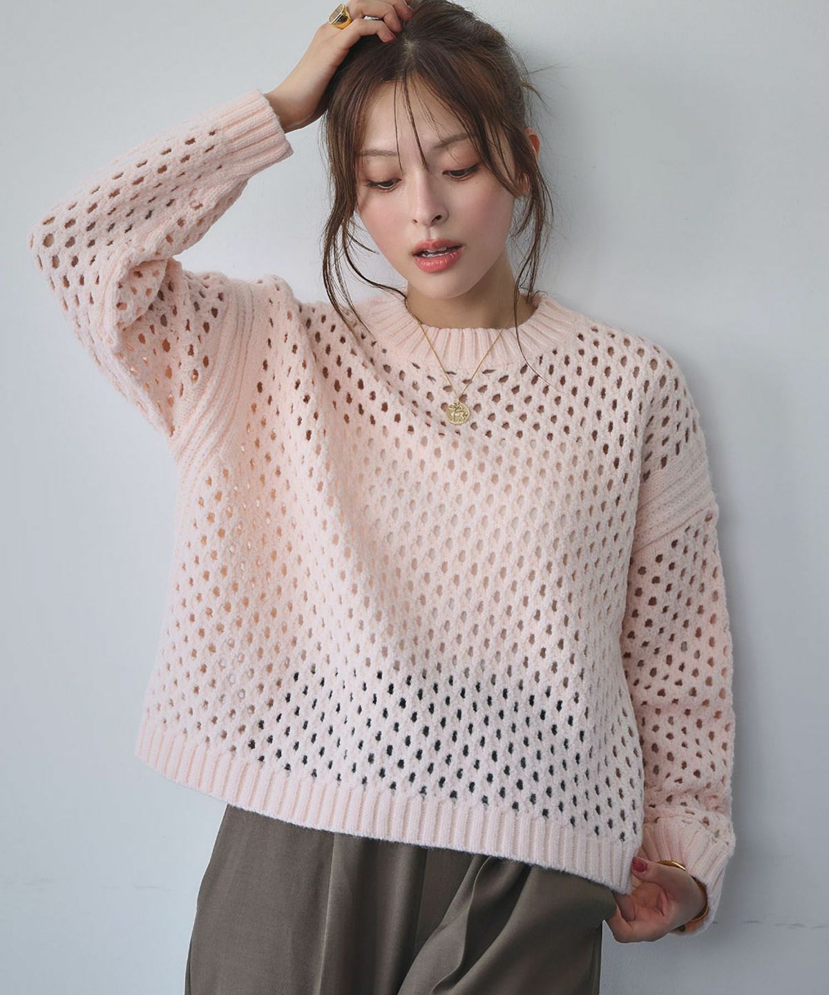 身長：170cm　着用サイズ：FREE　B：86 / W：61 / H：87