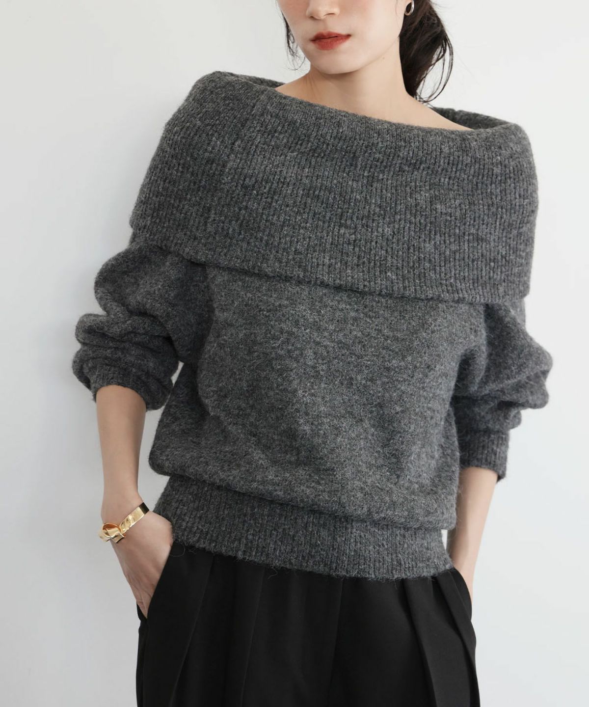 身長：165cm　着用サイズ：FREE　B：77 / W：57 / H：79