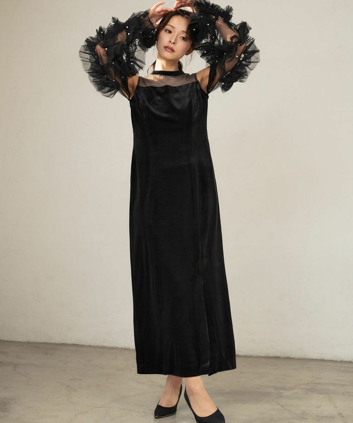 身長：170cm　着用サイズ：Mサイズ　B：86 / W：61 / H：87