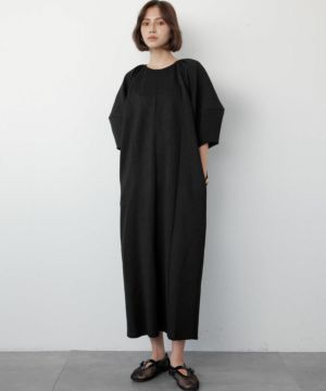 エミ新品紙タグ付き⭐️UVカット❗️ダンボールボリューム