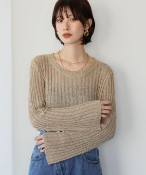 ベージュ