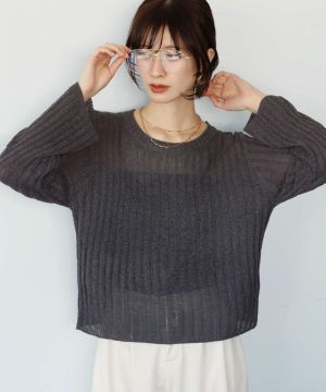 グレー