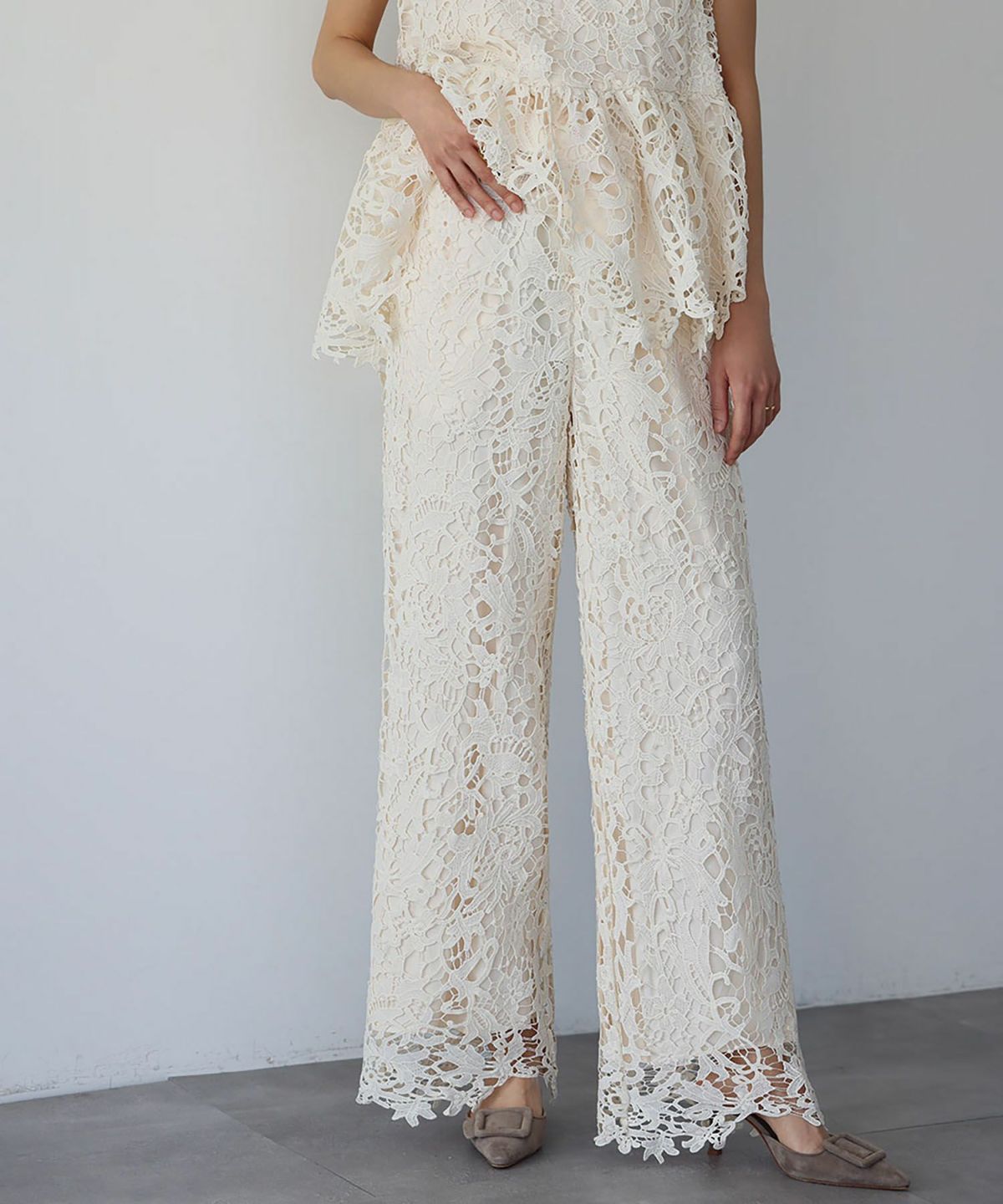 身長：165cm　着用サイズ：FREE　B：77 / W：57 / H：79