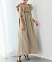 身長：165cm　着用サイズ：FREE　B：77 / W：57 / H：79