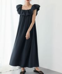 身長：165cm　着用サイズ：FREE　B：77 / W：57 / H：79
