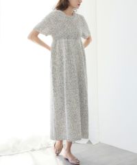 身長：165cm　着用サイズ：FREE　B：77 / W：57 / H：79