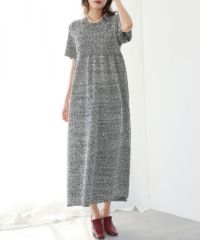 身長：165cm　着用サイズ：FREE　B：77 / W：57 / H：79