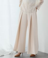 身長：165cm　着用サイズ：FREE　B：77 / W：57 / H：79