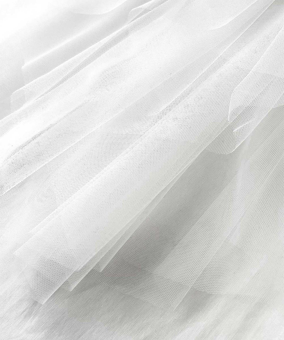 生地：ブロード、チュール