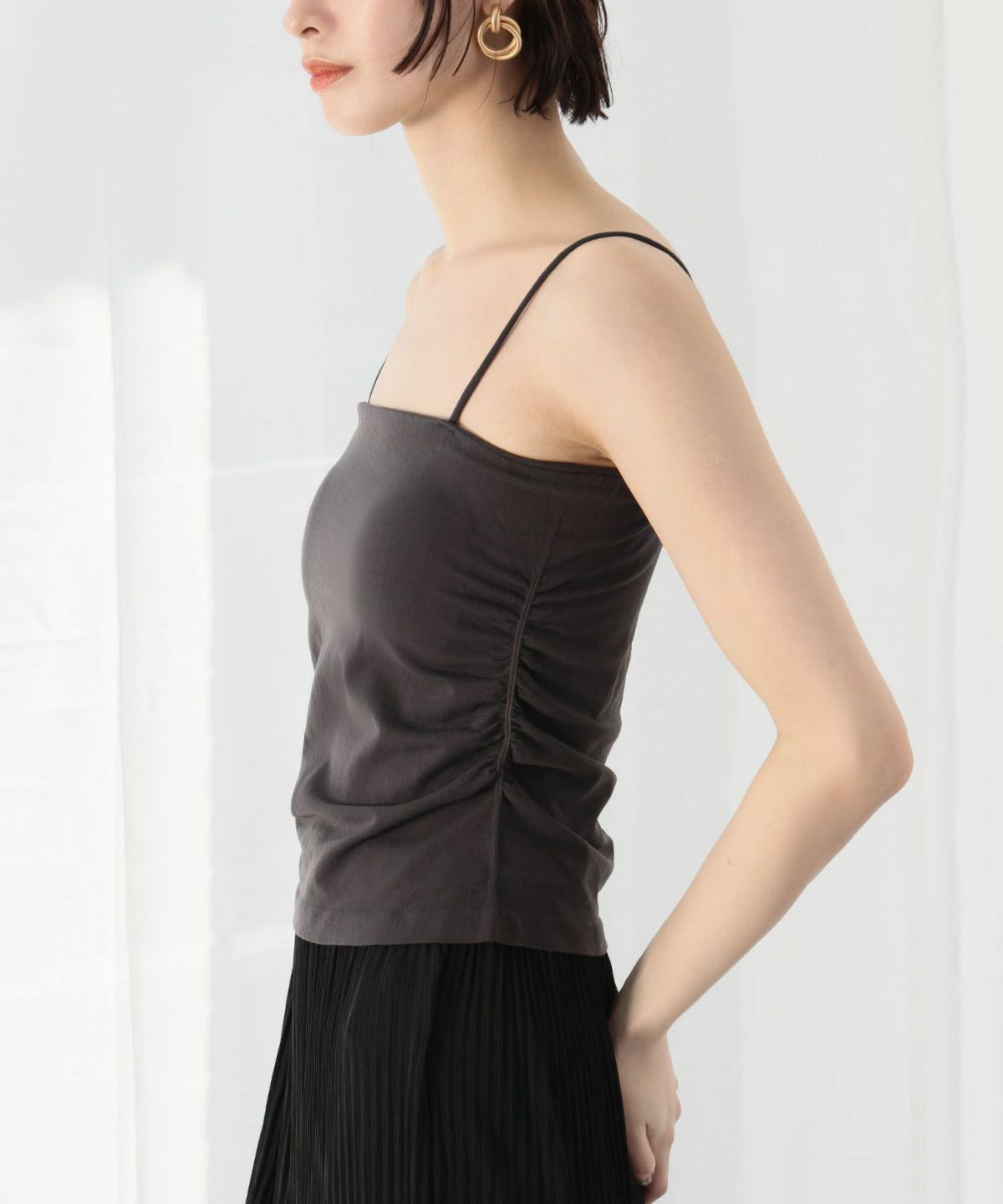 身長：166cm　着用サイズ：FREE　B：72 / W：59 / H：82