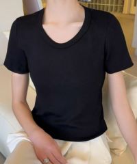 ブラック