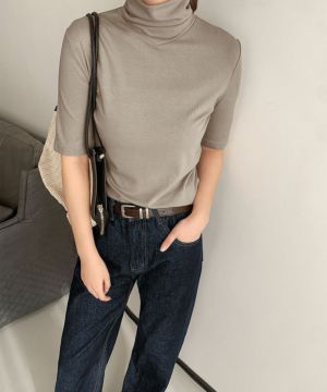 ベージュ