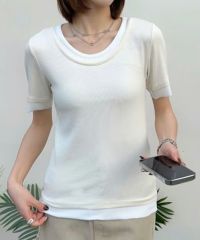 オフホワイト
