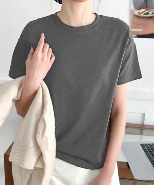 チャコールグレー