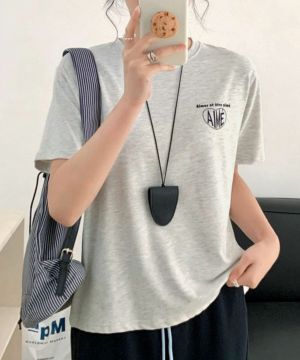 ライトグレー