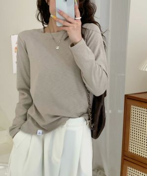ベージュ