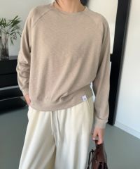 ベージュ