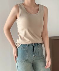 ベージュ