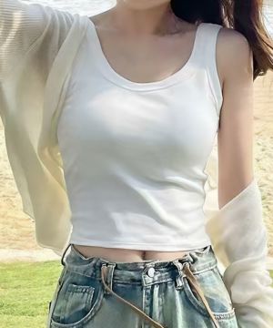 オフホワイト