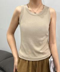 ベージュ