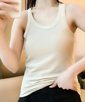 ベージュ
