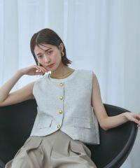 ベージュ