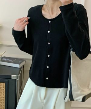 ブラック