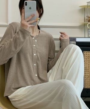グレージュ