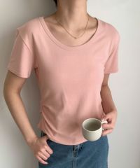 ピンク