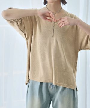 ベージュ