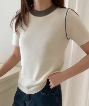 オフホワイト