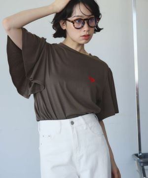 チャコールグレーレッド