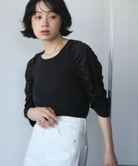 ブラック
