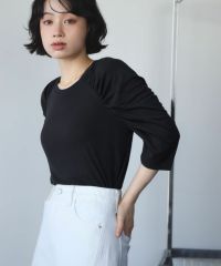 身長：157cm　着用サイズ：FREE　B：82 / W：63 / H：87