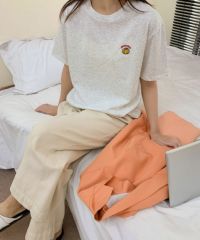 ライトグレー