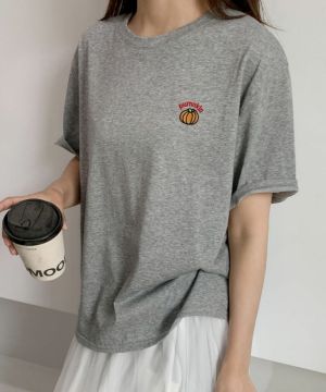 グレー