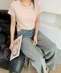 ピンクベージュ