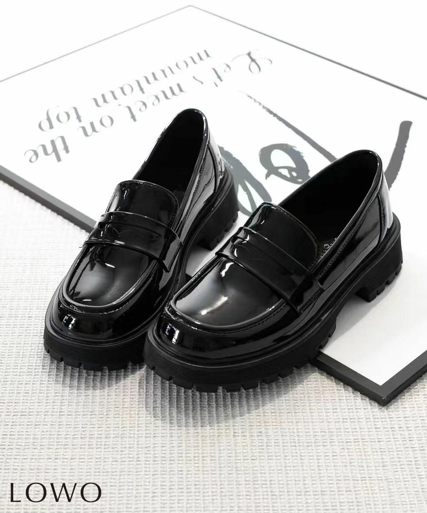 ブラック
