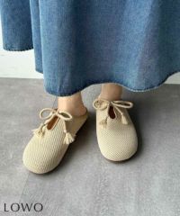 ベージュ