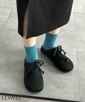 ブラック