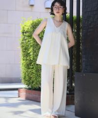 身長：157cm　着用サイズ：FREE　B：82 / W：63 / H：87