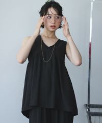 身長：157cm　着用サイズ：FREE　B：82 / W：63 / H：87