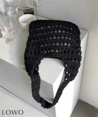 ブラック