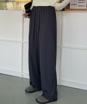 チャコールグレー