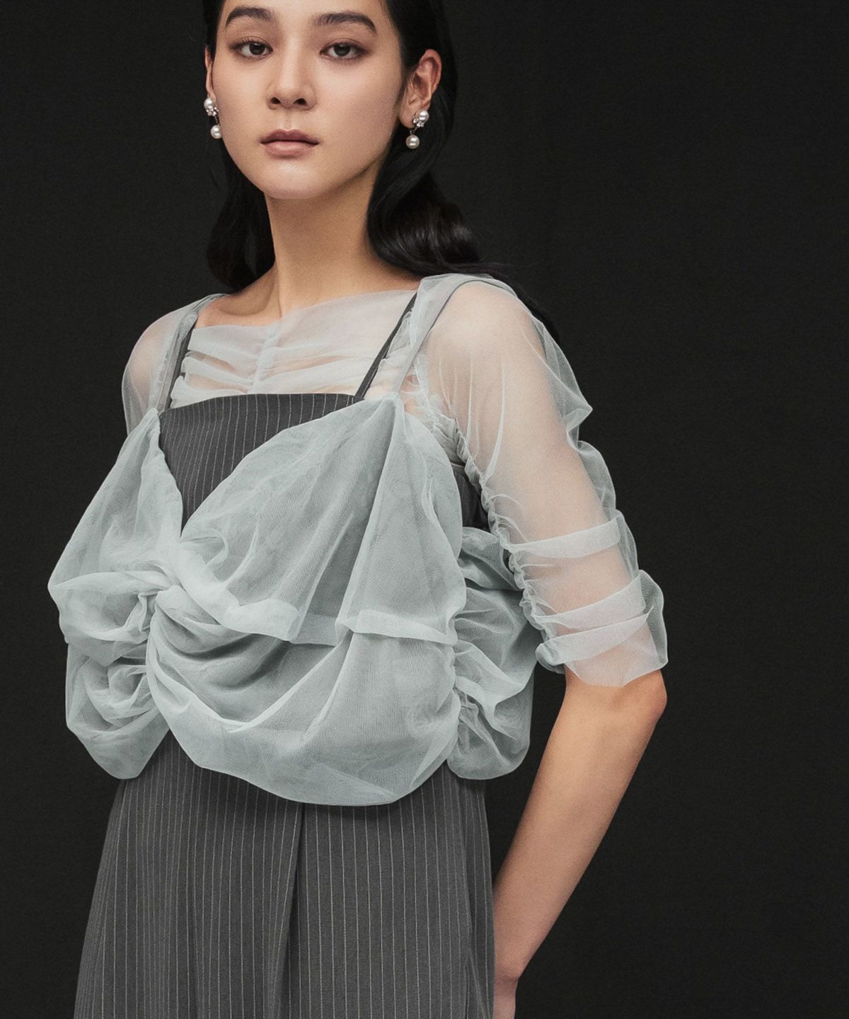 身長：168cm　着用サイズ：Mサイズ　B：81 / W：60 / H：89