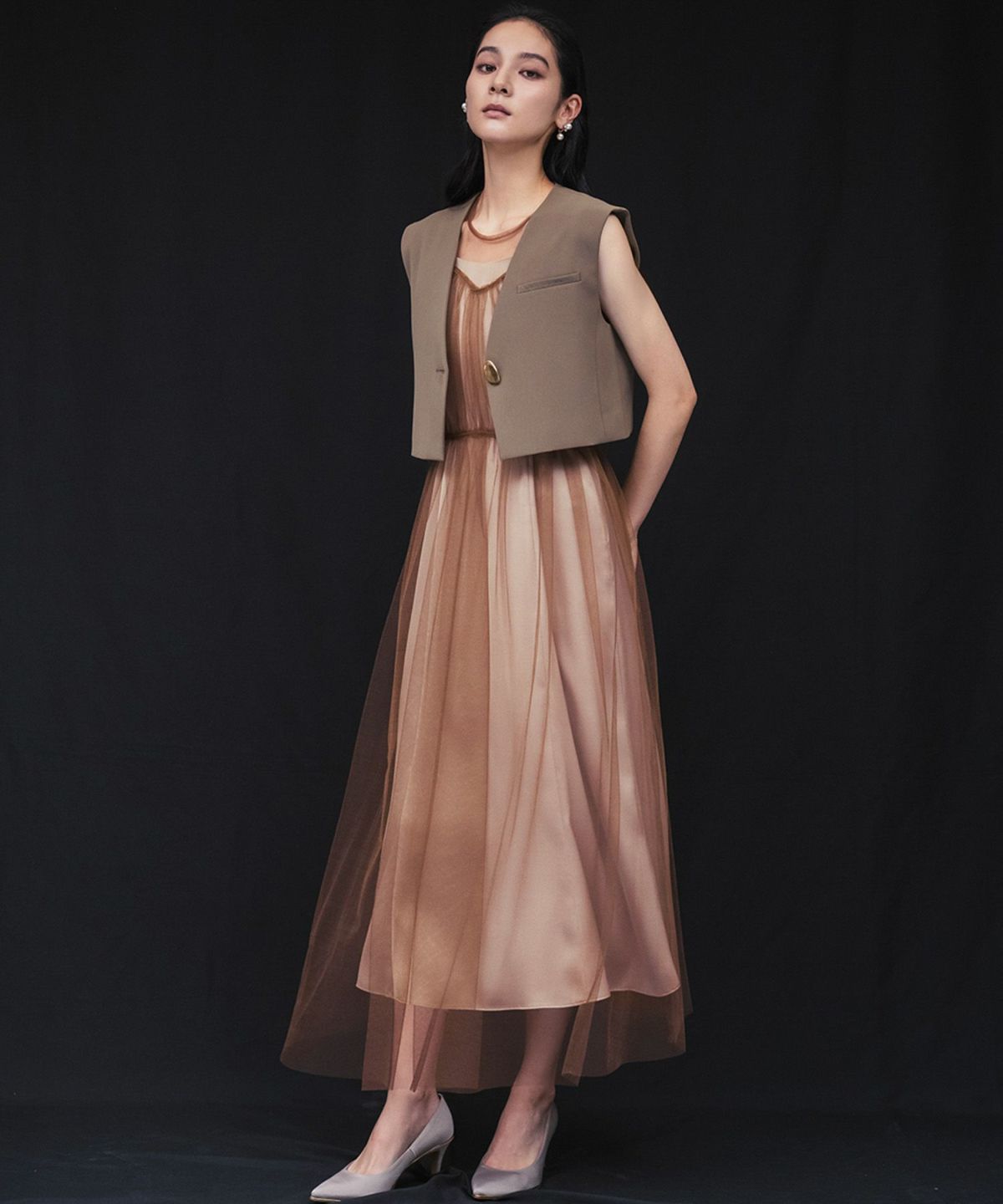 身長：168cm　着用サイズ：Mサイズ　B：81 / W：60 / H：89