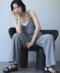 身長：157cm　着用サイズ：FREE　B：82 / W：63 / H：87
