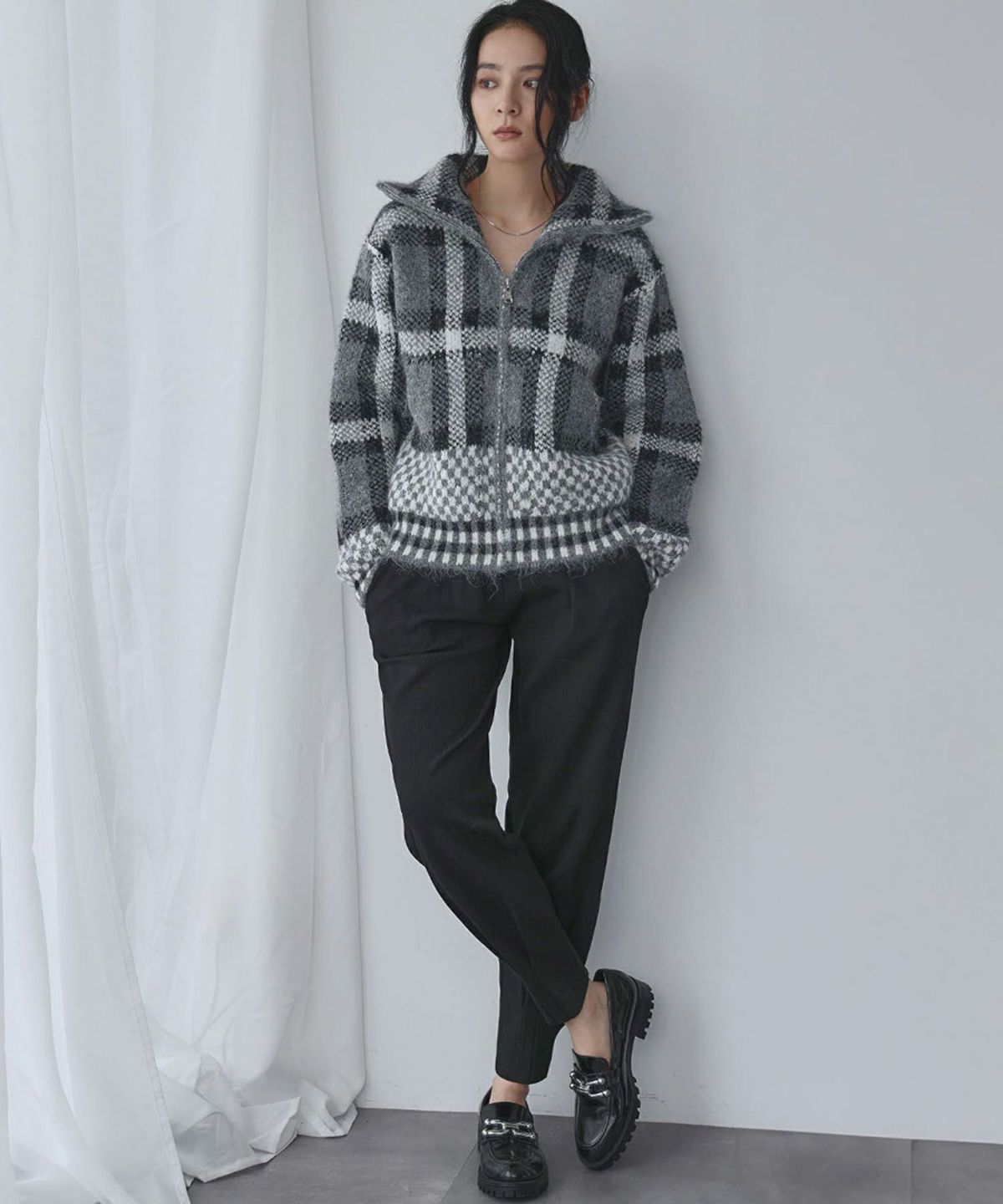 身長：168cm　着用サイズ：Mサイズ　B：81 / W：60 / H：89